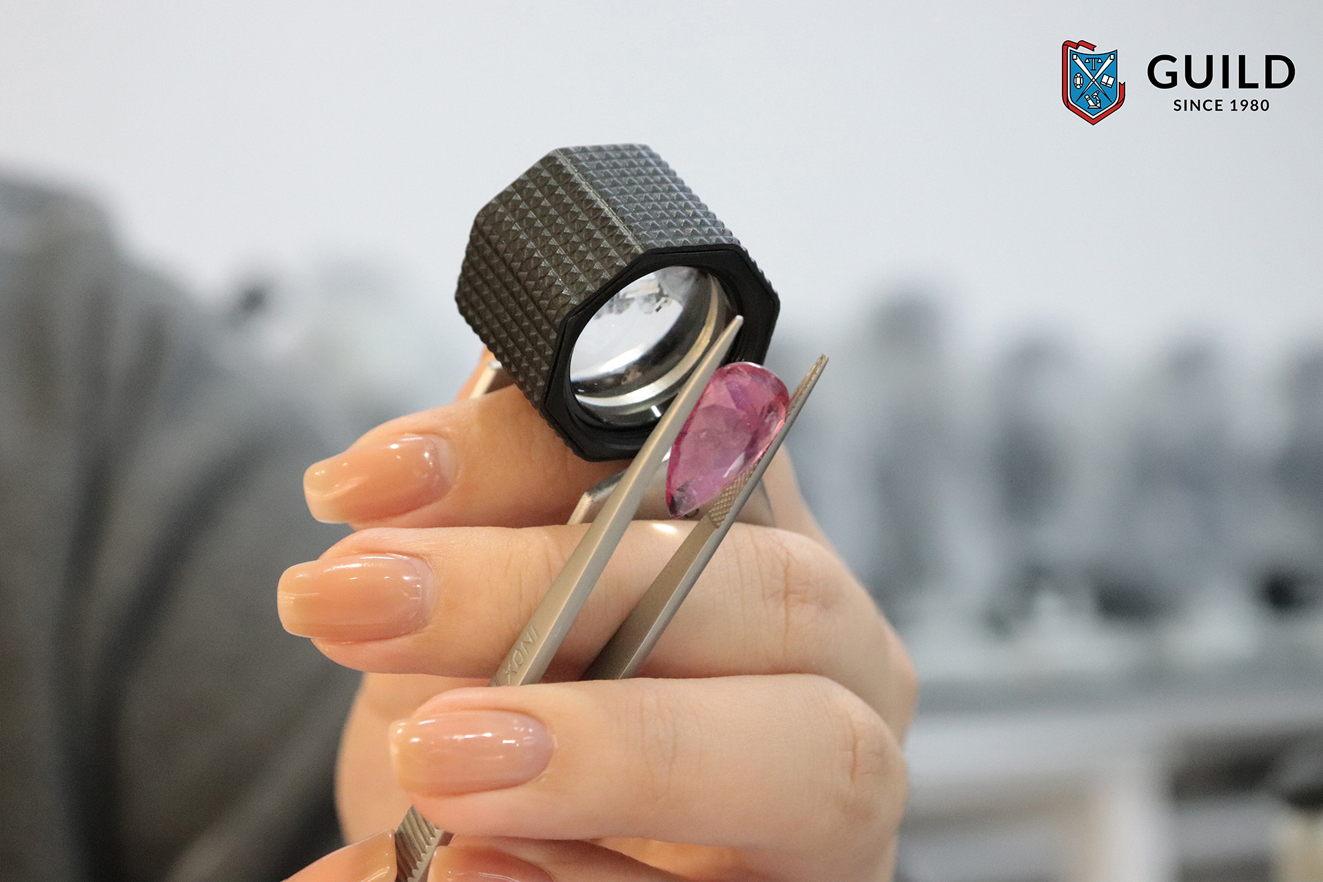 Colored Stones Identification and Evaluation