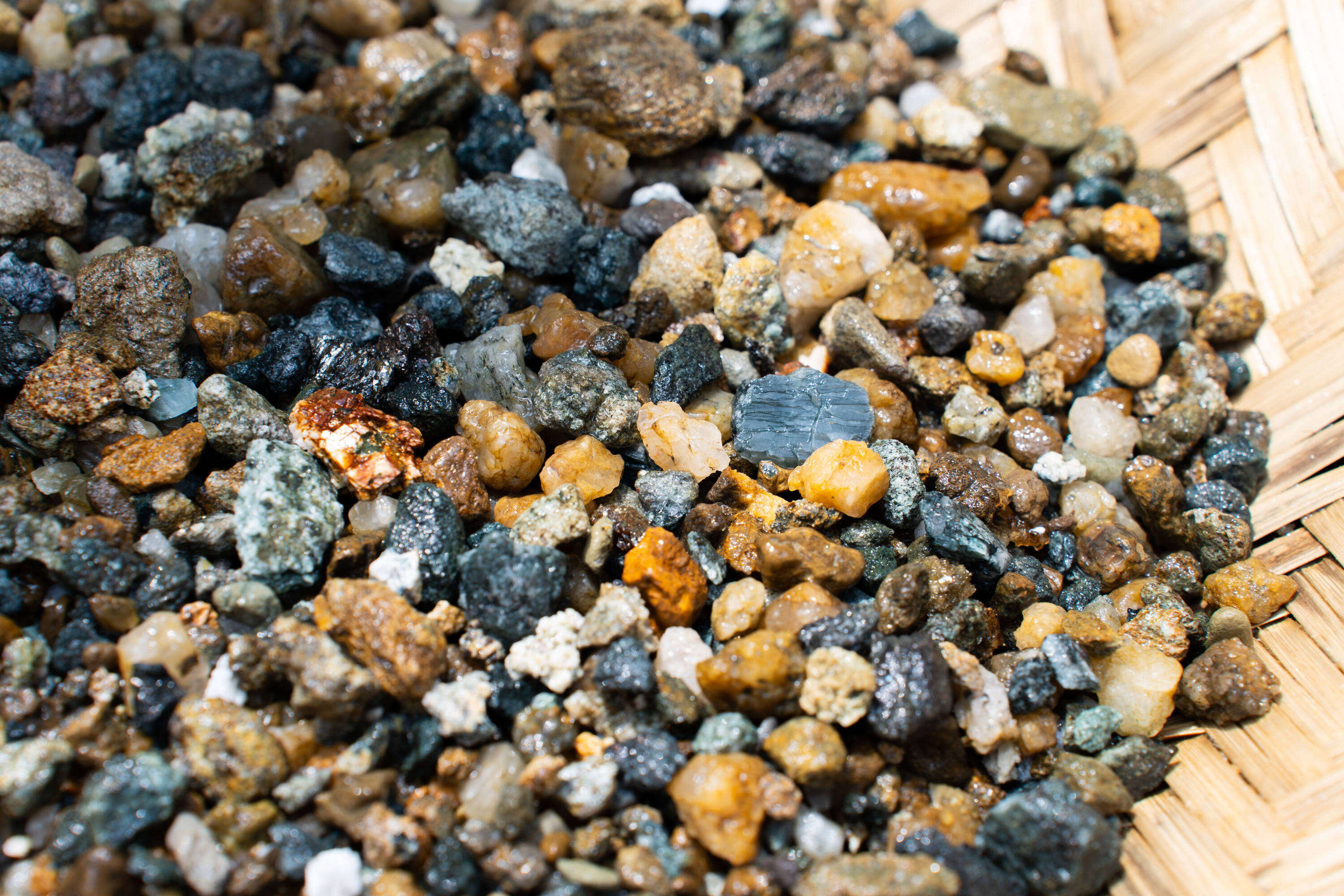 Rough stone sorting
